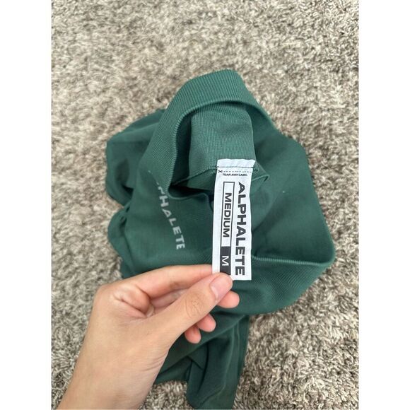 Alphalete Amplify Short 4.5" Green Butt Scrunch Contour Seamless Gym Workout M - Picture 4 of 9